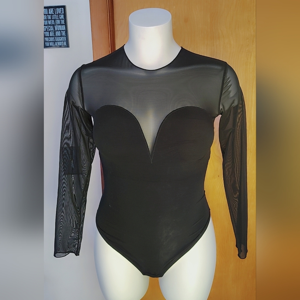 Popilush Elegant Sexy Black Sheer Lace Bodysuit – Flirty & Figure-Flattering - Picture 2 of 6